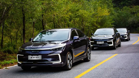 更科技 更綠色 | 北汽集團連續(xù)十八載護航全國兩會